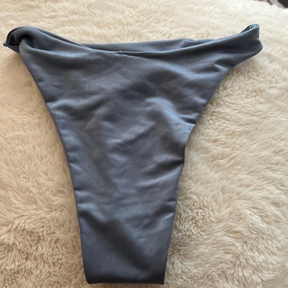 3 for $9 Pretty Little Thing Size 0 denim Blue color trian cheeky Bikini Bottom - Picture 5 of 5